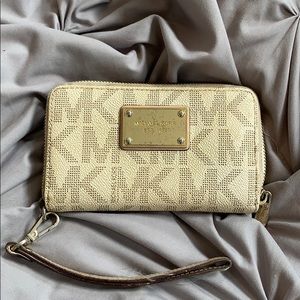 Michael Kors Vanilla Wallet Clutch